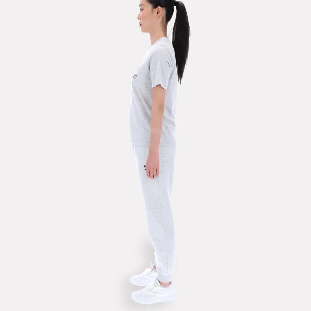 Pantalón Classics | Women Small Logo Fleece Cuff Pant | Mujer - Imagen 3
